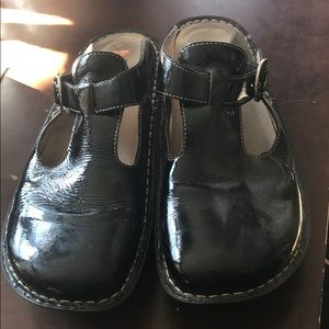 Alegria clogs